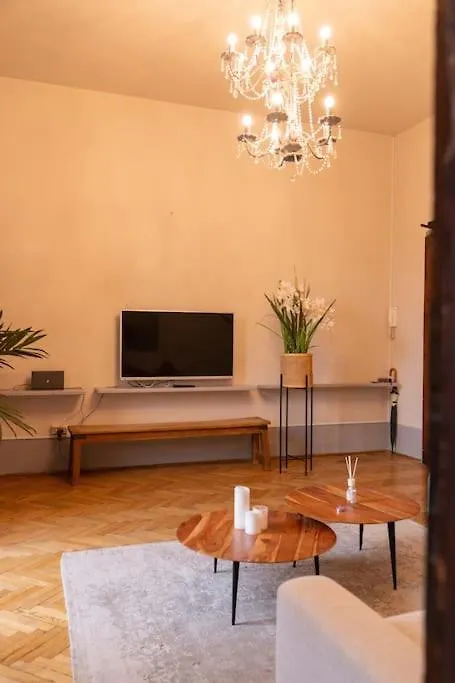 Riverview Apt Private Parking Pescia Apartament